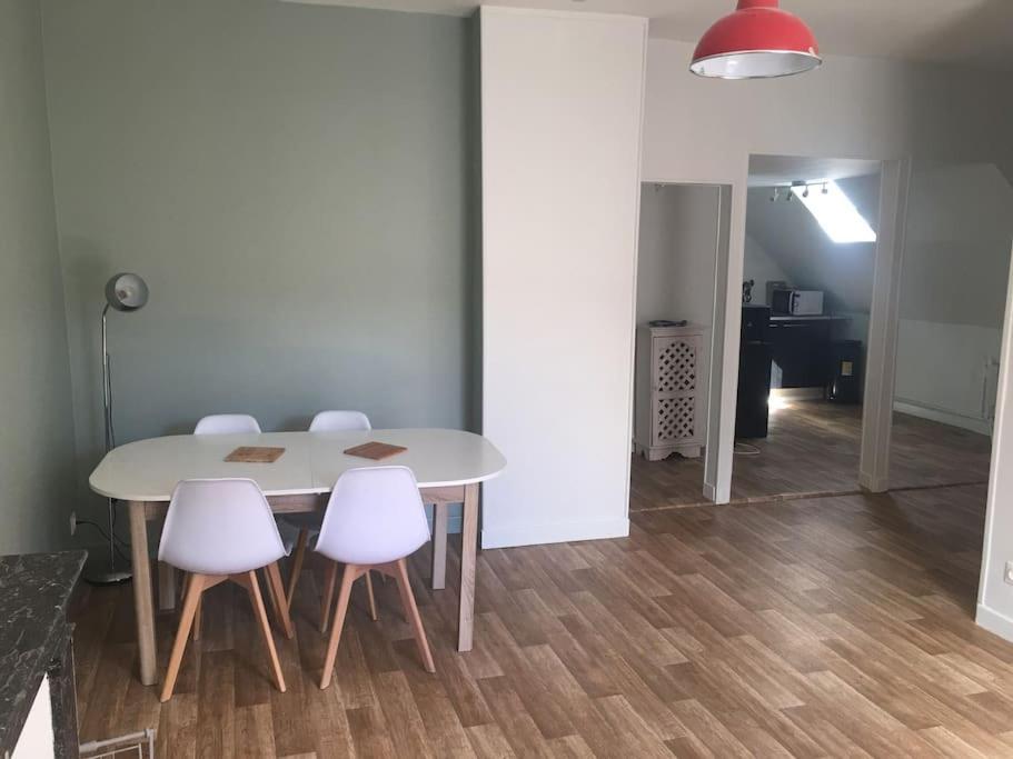 Appartement Avec Parking Proche Cathedrale Bourges Luaran gambar